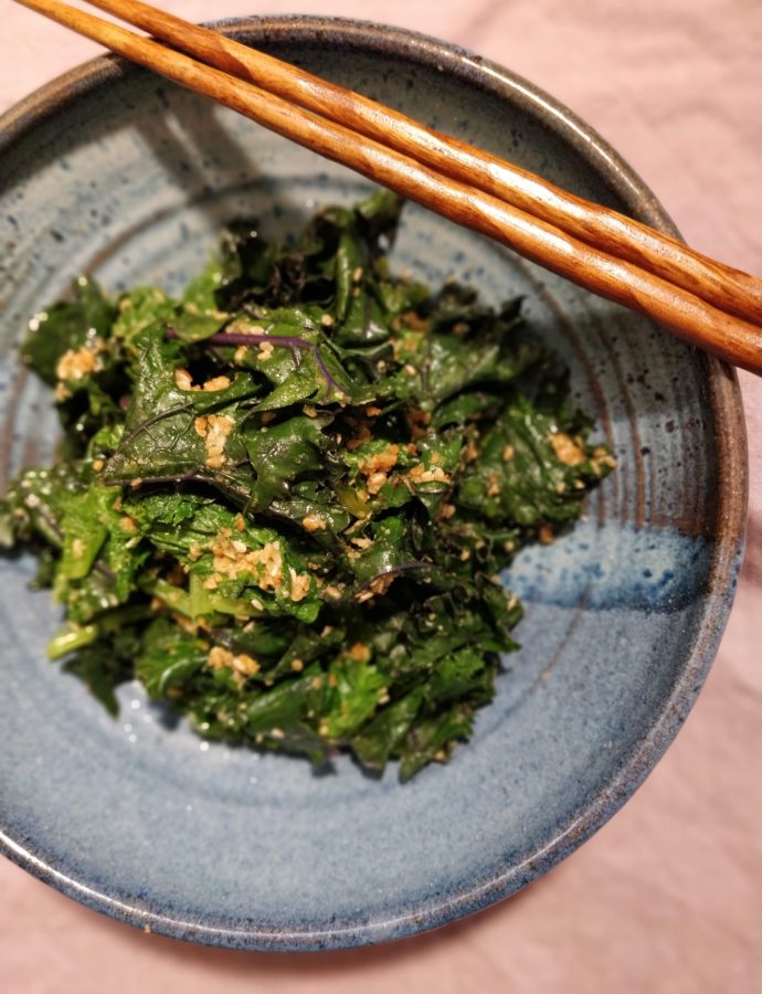 Red Kale and Chrysanthemum Leaf Goma-ae (赤ちりめんケールと春菊の胡麻和え)